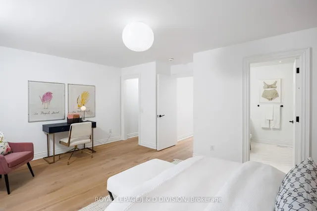 Additional image 39 of 33 Webster Ave