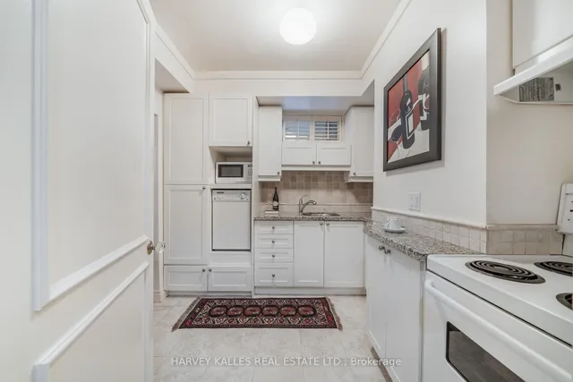 Additional image 33 of 46 CLARENDON Ave