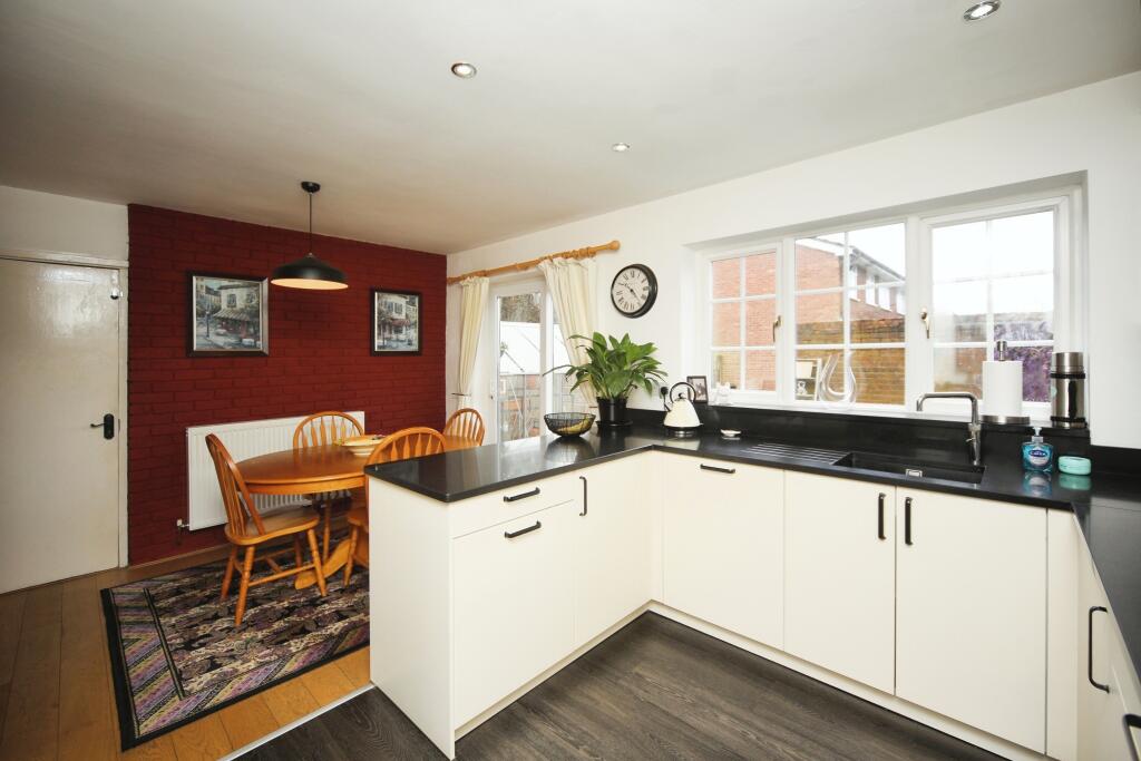 Additional image 7 of Hollyberry Close, Redditch, B98