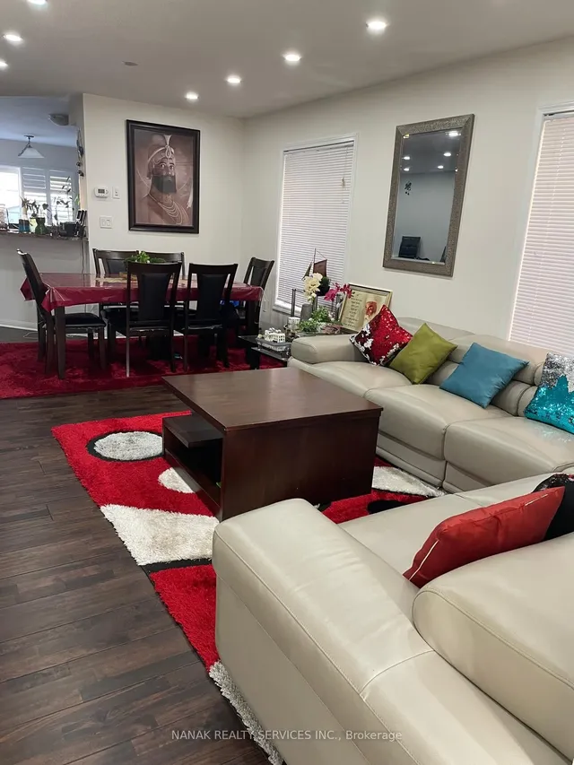 Additional image 3 of 5 Locomotive Cres