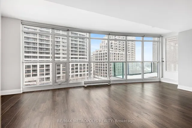 Additional image 10 of 209 Fort York Blvd Unit 678