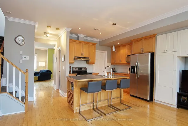 Additional image 22 of 1019B College St