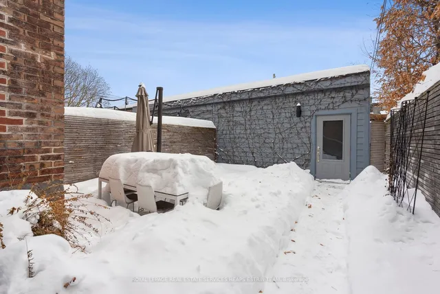 Additional image 31 of 161 Macpherson Ave