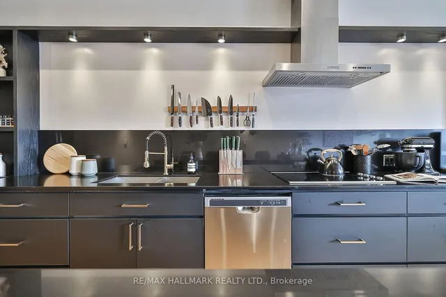 Additional image 8 of 326 Carlaw Ave Unit 215