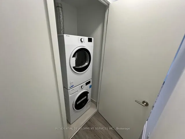 Additional image 7 of 3100 Keele St Unit 509