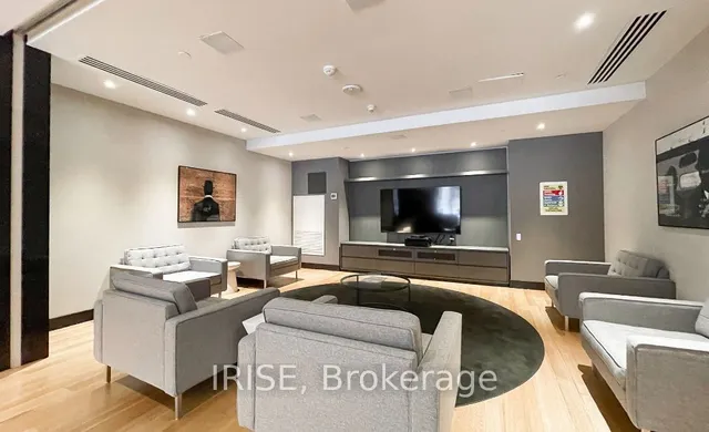 Additional image 27 of 30 Roehampton Ave Unit 610