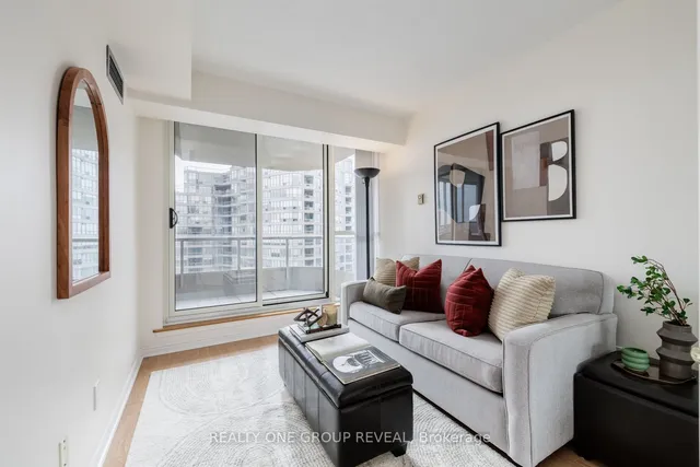 Additional image 21 of 20 Guildwood Pkwy Unit 910