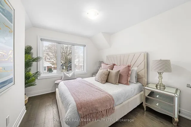 Additional image 21 of 23 Roblin Ave