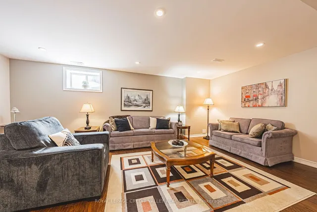 Additional image 38 of 1 Little Britain Cres