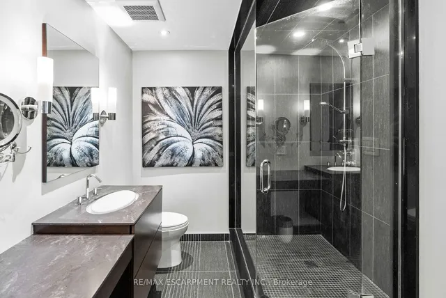 Additional image 18 of 3230 New St Unit 3