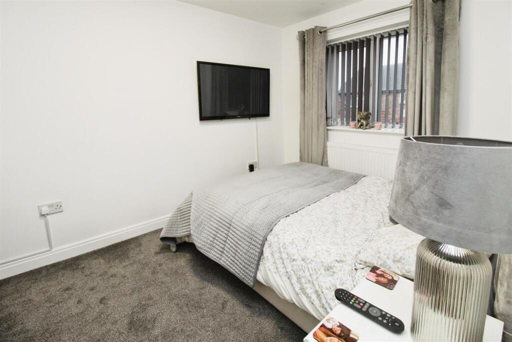 Additional image 9 of Redwood Crescent, Bradford, BD4 6FN