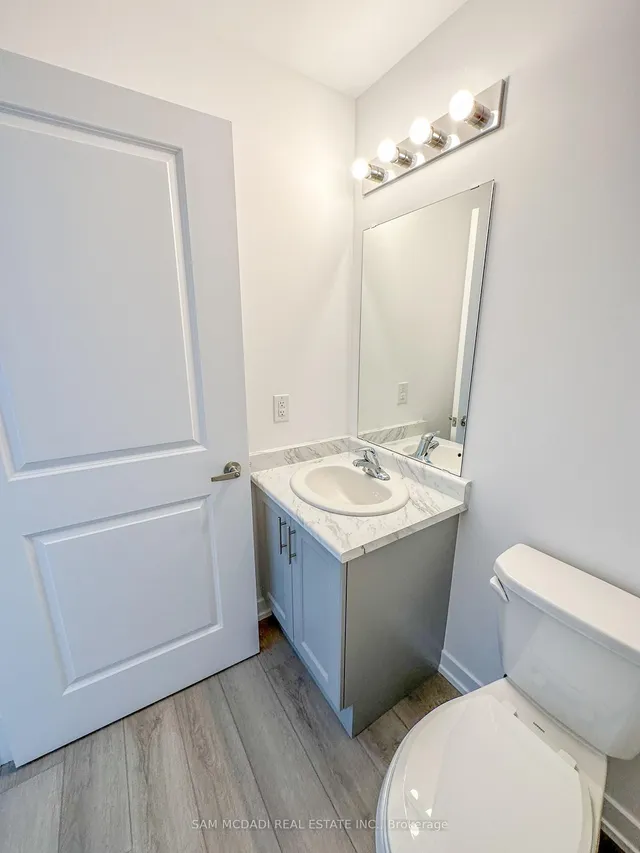 Additional image 8 of 460 Dundas St Unit 213