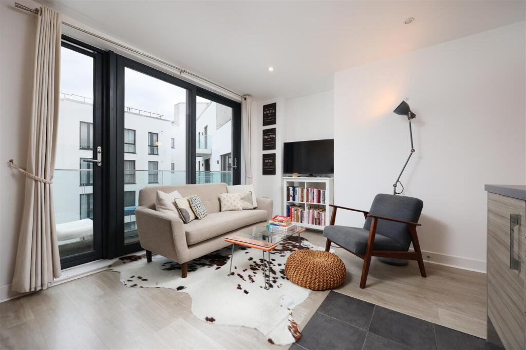 Additional image 3 of Invicta, Millennium Promenade, Bristol