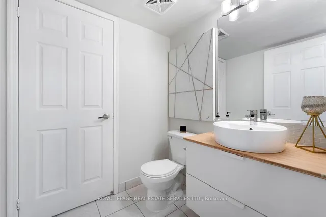 Additional image 14 of 19 Grand Trunk Cres Unit 3709