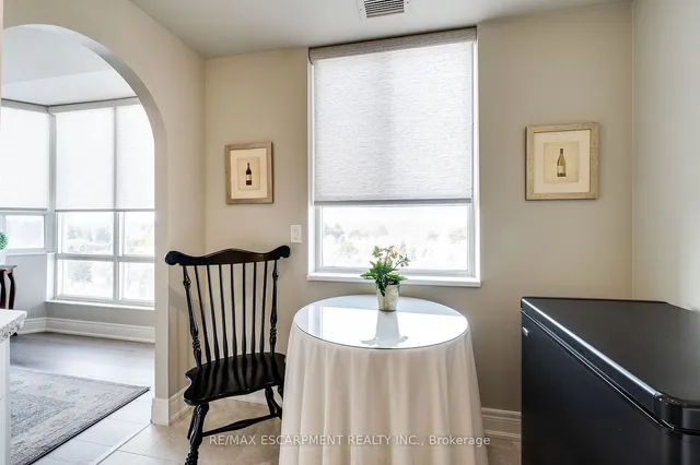 Additional image 12 of 5280 Lakeshore Rd Unit 801