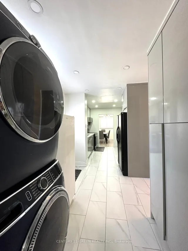 Additional image 30 of 864 Laurier Ave