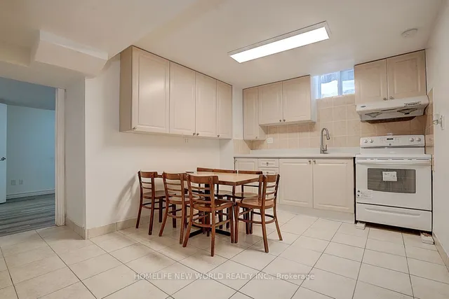 Additional image 30 of 17 Pale Moon Cres