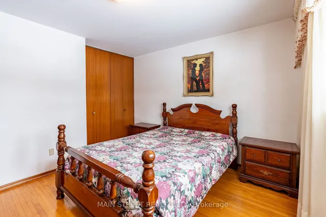 Additional image 15 of 92 Queenston Cres