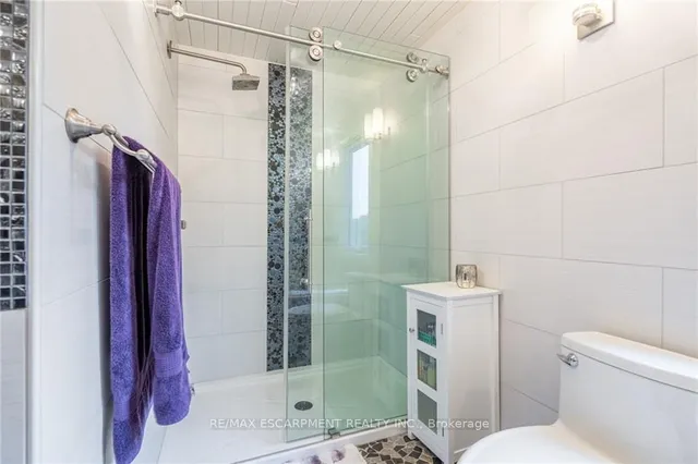 Additional image 24 of 3300 Lakeshore Rd