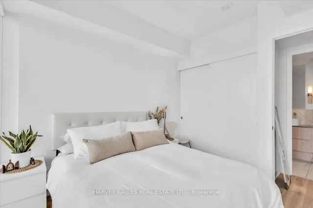 Additional image 26 of 161 Roehampton Ave Unit 3301
