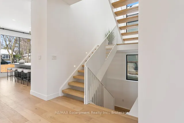 Additional image 12 of 1405 ACTON Cres