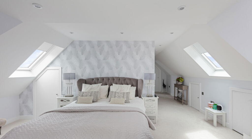 Additional image 31 of Hayes Chase, West Wickham, BR4