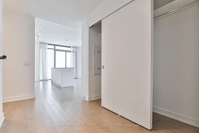Additional image 4 of 20 Lombard St Unit 3902