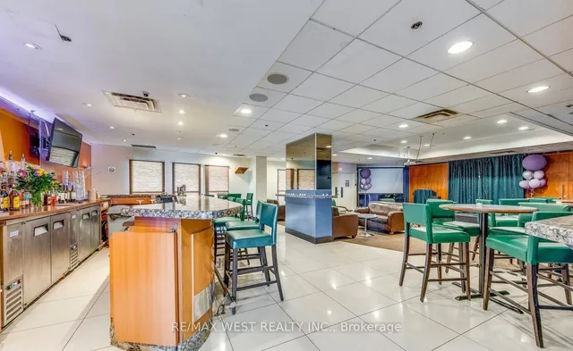 Additional image 3 of 99 Harbour Sq Unit 1804