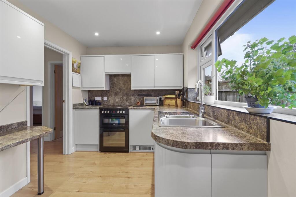 Additional image 4 of Hawthylands Crescent, Hailsham