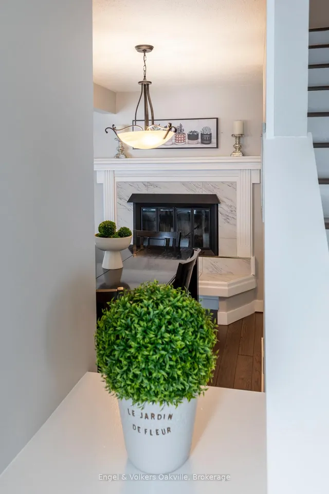 Additional image 3 of 1 Geraldine Crt