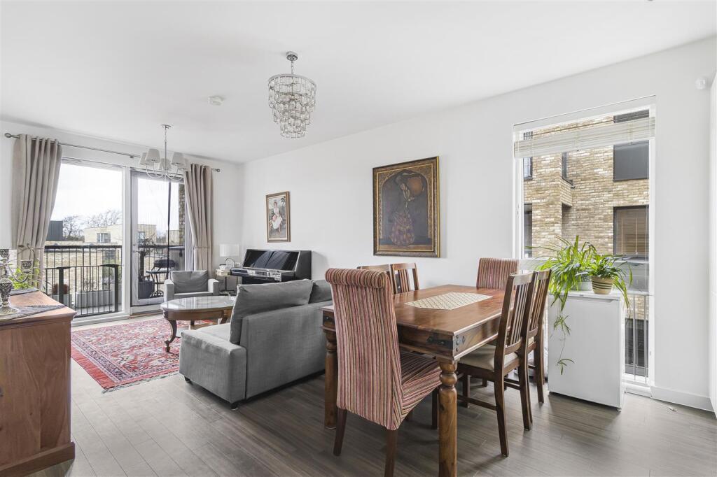 Additional image 4 of Woodpecker Way, Trumpington