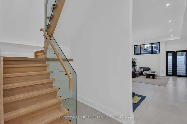 Additional image 38 of 72 Castlefield Ave