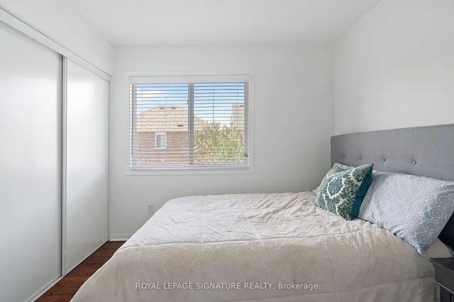 Additional image 23 of 956 Huffman Cres