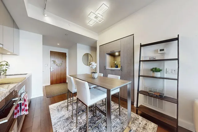 Additional image 13 of 15 Queens Quay Unit 1401