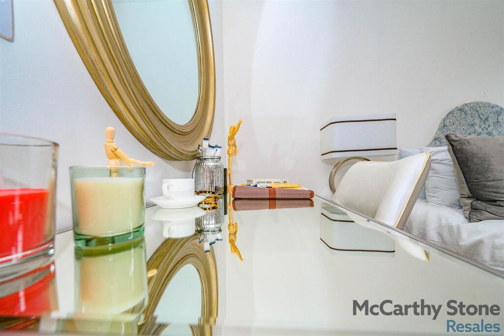 Additional image 18 of Great North Road, Hatfield