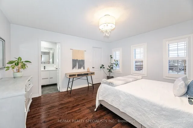 Additional image 29 of 28 Kippen Crt