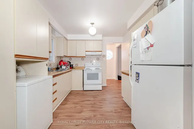 Additional image 25 of 144 ABELL Dr