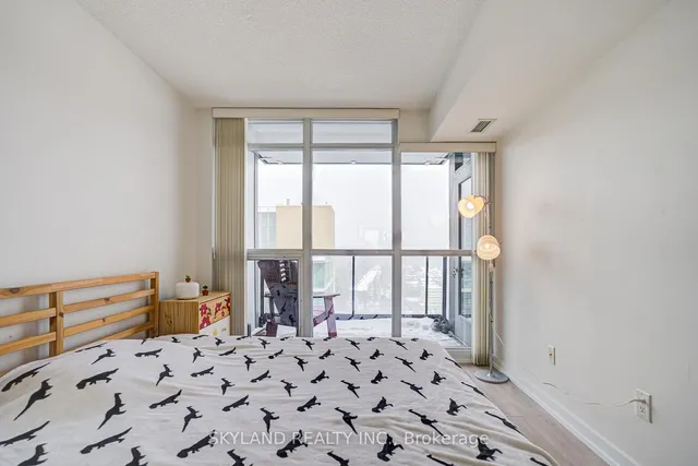 Additional image 16 of 19 Singer Crt Unit 1618