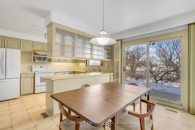 Additional image 17 of 24 Winsland Dr