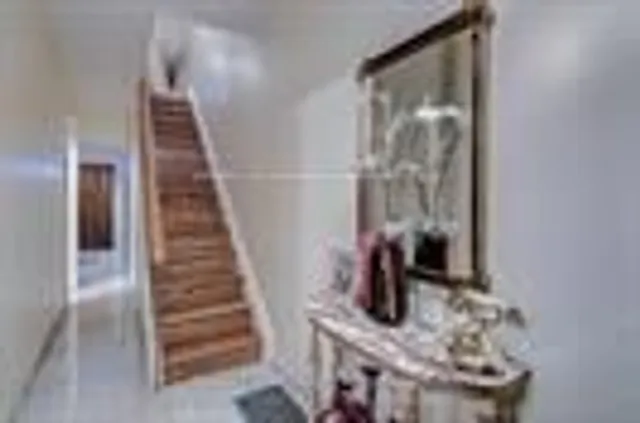 Additional image 10 of 27 Gillespie Ave