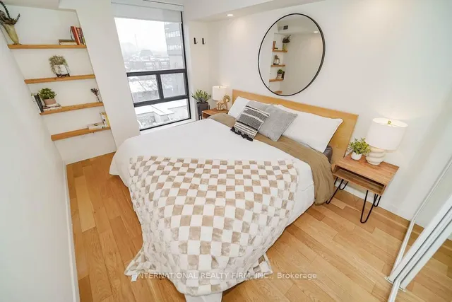 Additional image 35 of 725 King St Unit 811