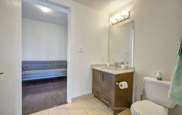 Additional image 13 of 460 Adelaide St Unit 2015