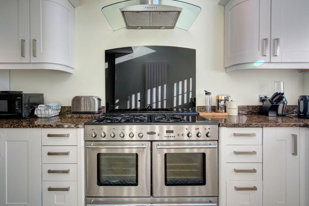 Additional image 3 of 16 Vernon Close, Saughall, Chester,