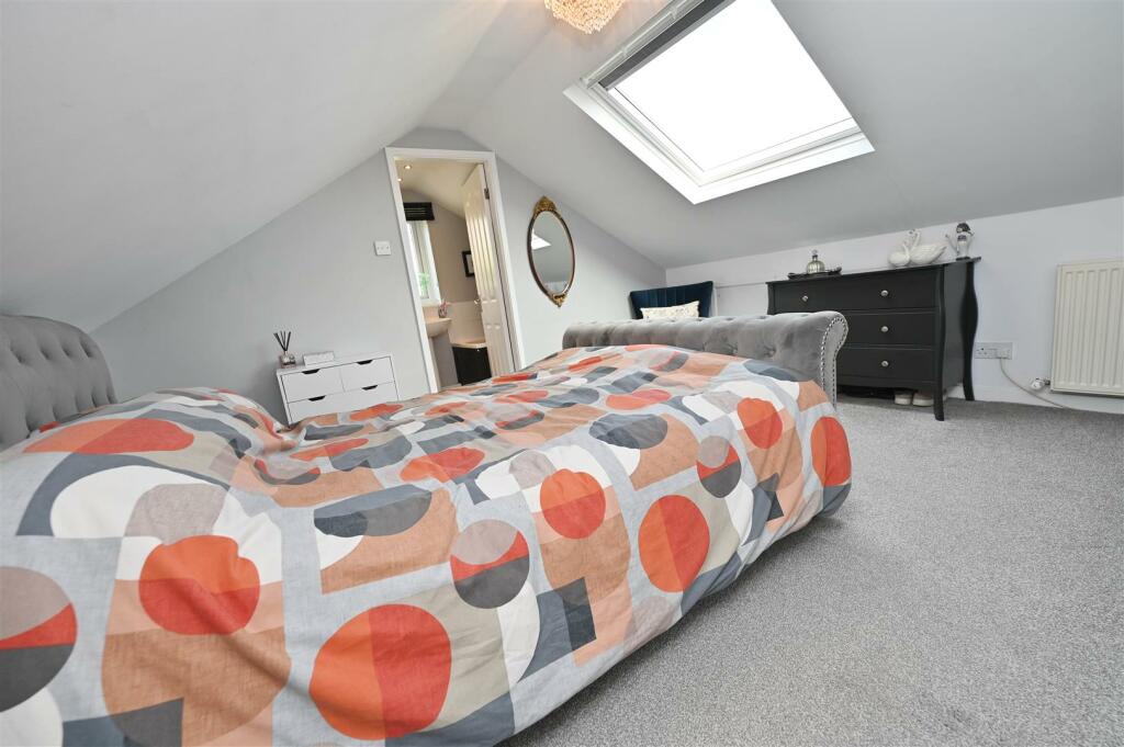 Additional image 21 of Ronaldshay Close, Richmond