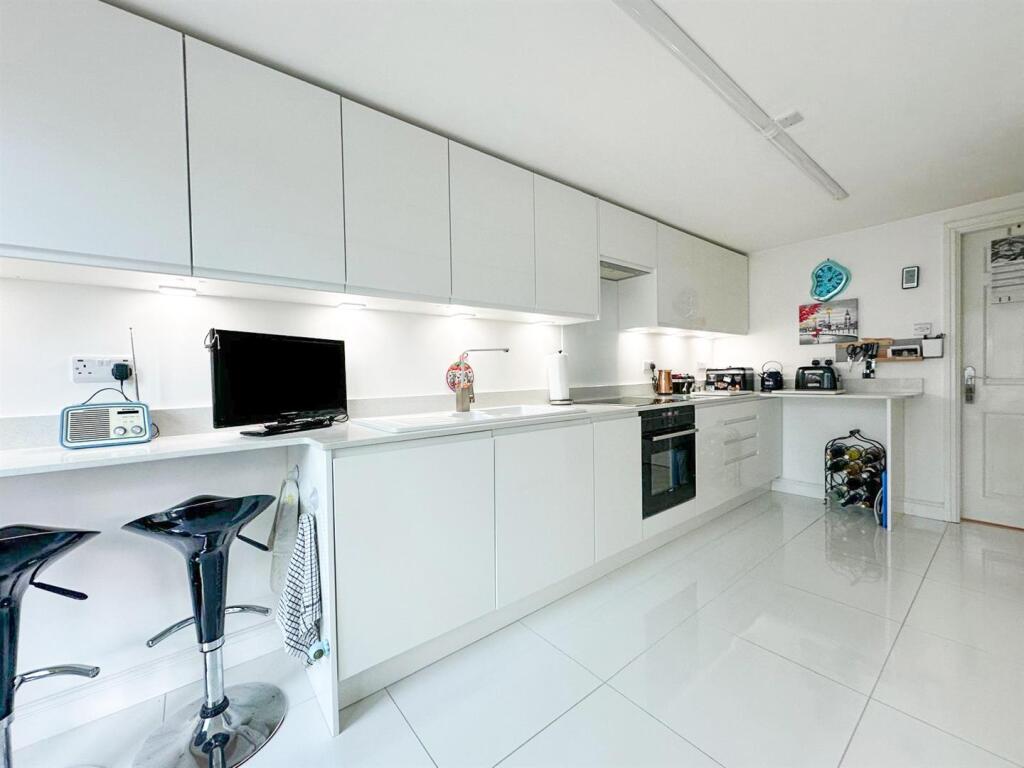 Additional image 36 of Wharfe Court, Silsden