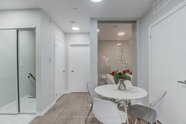 Additional image 20 of 402 The East Mall Unit 213