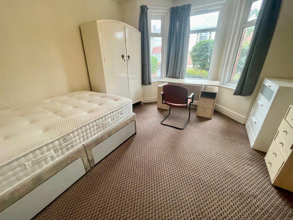 Additional image 6 of STUDENT FOUR DOUBLE BEDROOM, WINTON (P03205)