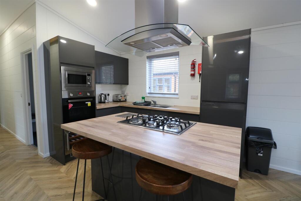 Additional image 4 of Lake View, Brokerswood