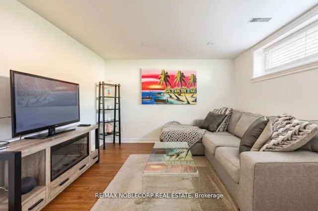 Additional image 26 of 4230 Bloor St