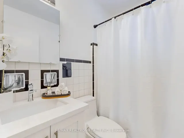 Additional image 20 of 981 Caledonia Rd